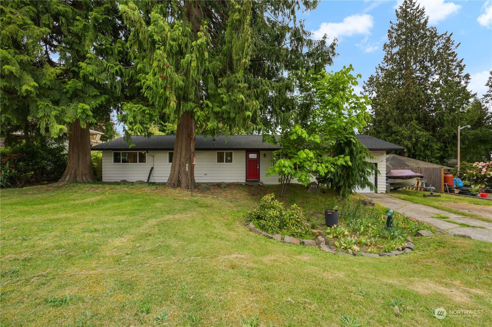 Property Photo: 4514 172nd Place SW WA 98037