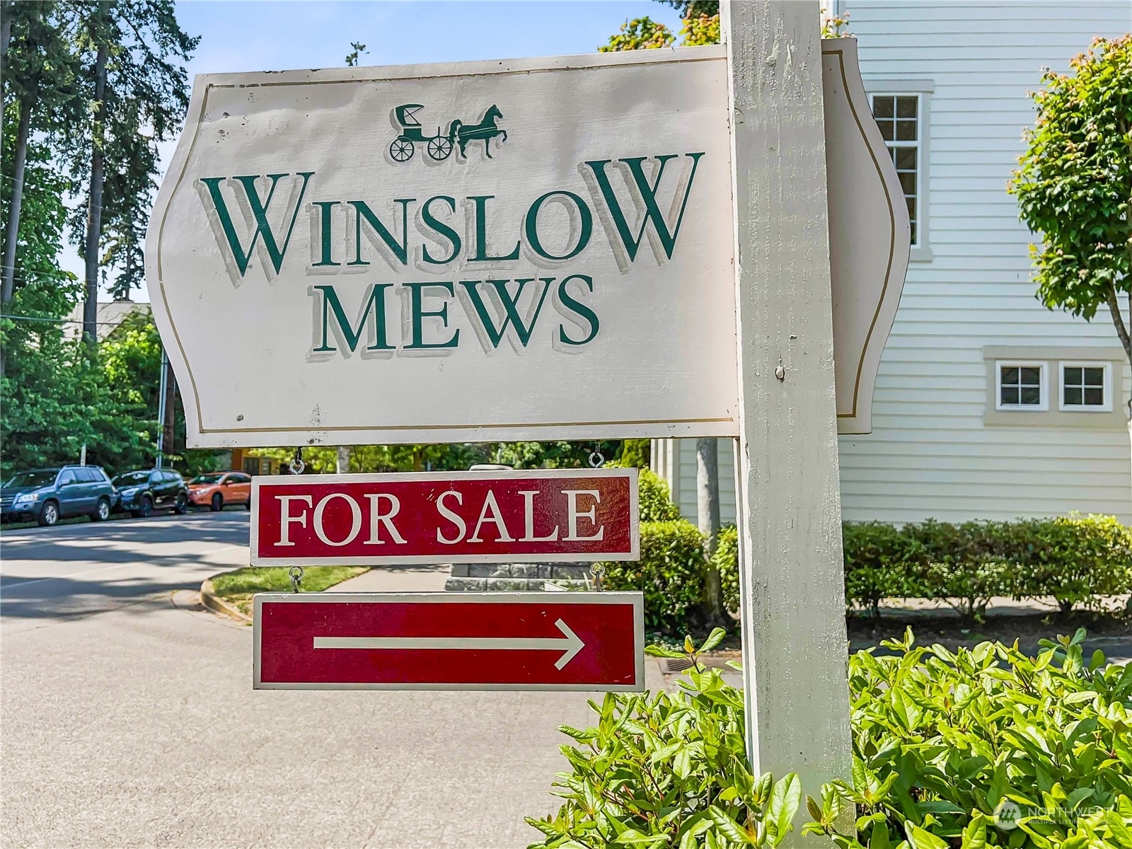 Property Photo: 364 Wyatt Way NE WA 98110