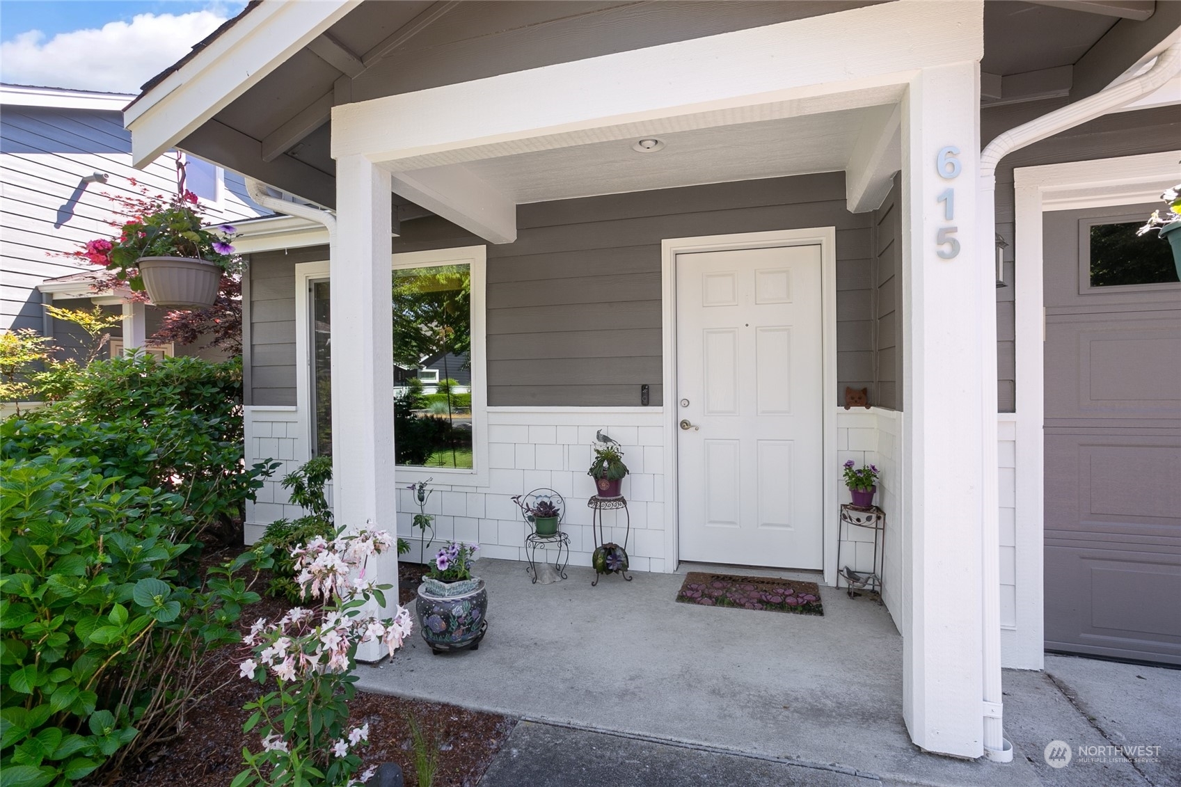 Property Photo:  615 Sunflower Lane  WA 98226 