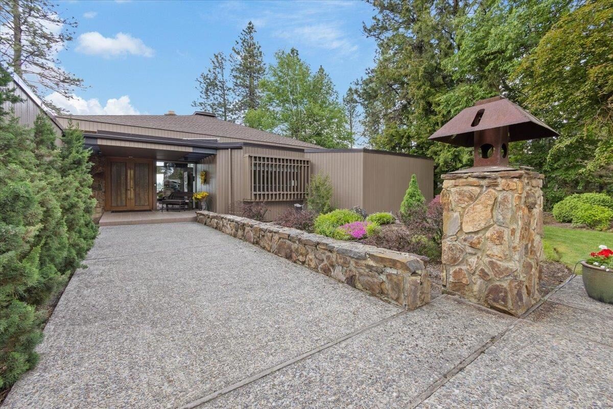 House for sale in Spokane 6324 S Helena St, Spokane, WA 992236366