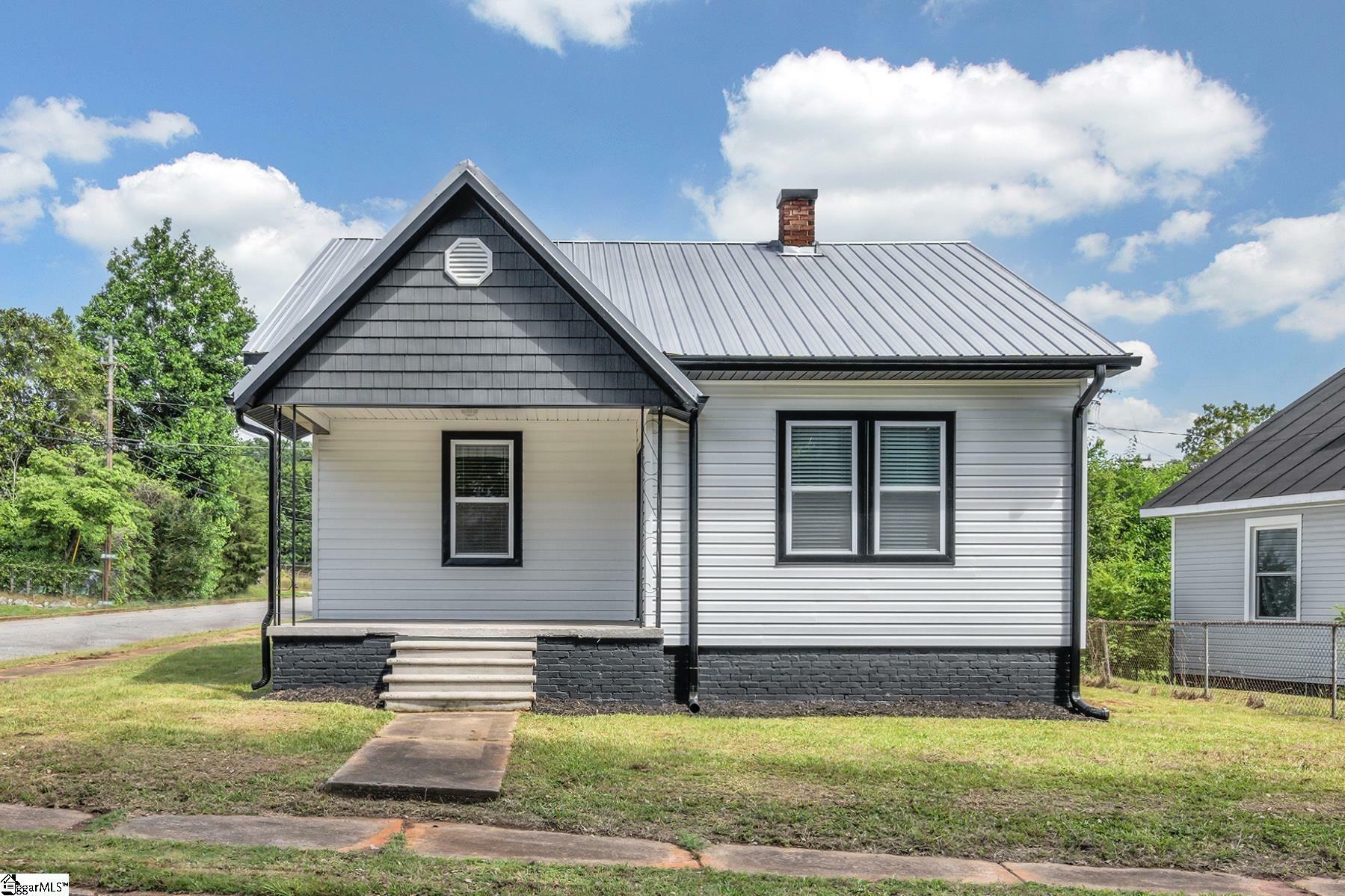 Property Photo: 8 Poplar Leaf Drive SC 29301