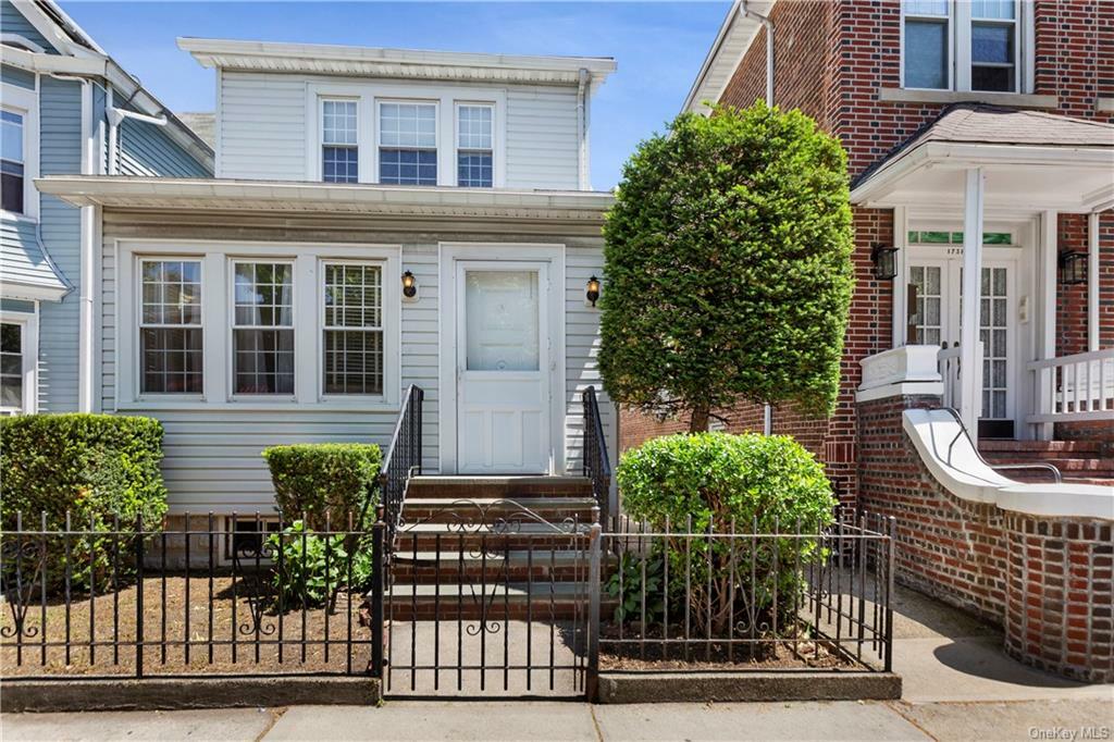 Property Photo:  1740 Hobart Avenue  NY 10461 