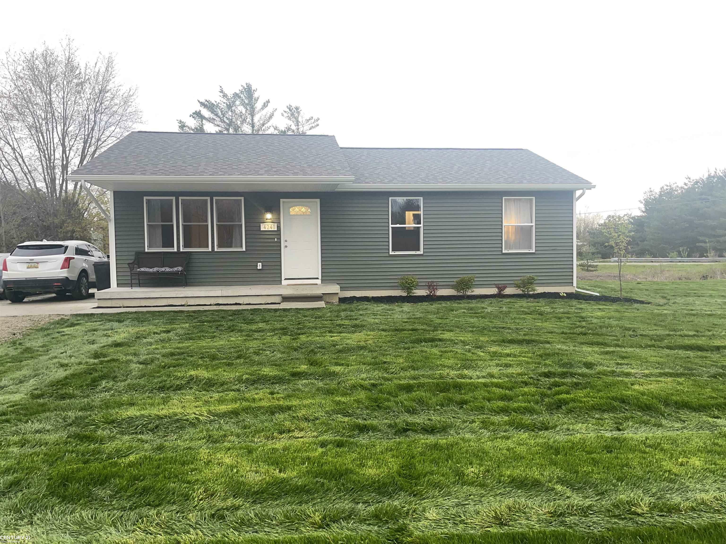 Property Photo: 4240 Peavey St MI 48060