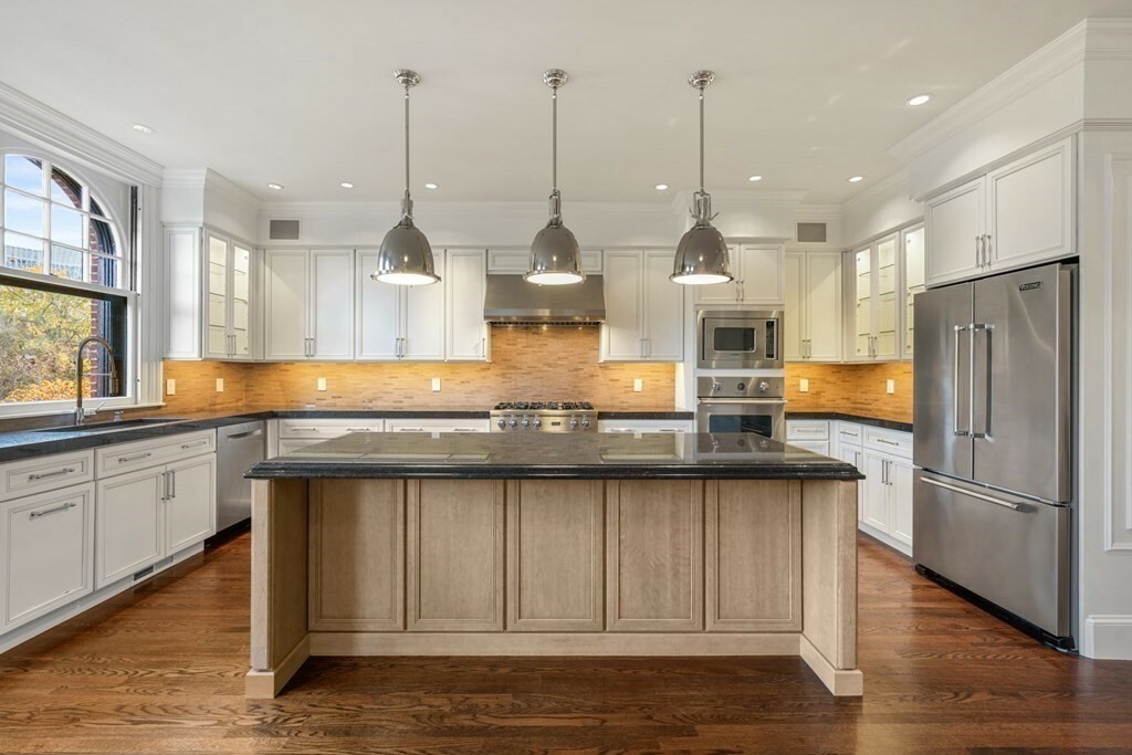 Property Photo: 408 Beacon Street 2 MA 02116