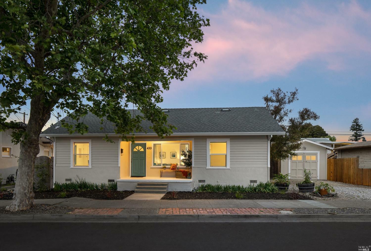 Property Photo:  433 Lincoln Street  CA 95401 