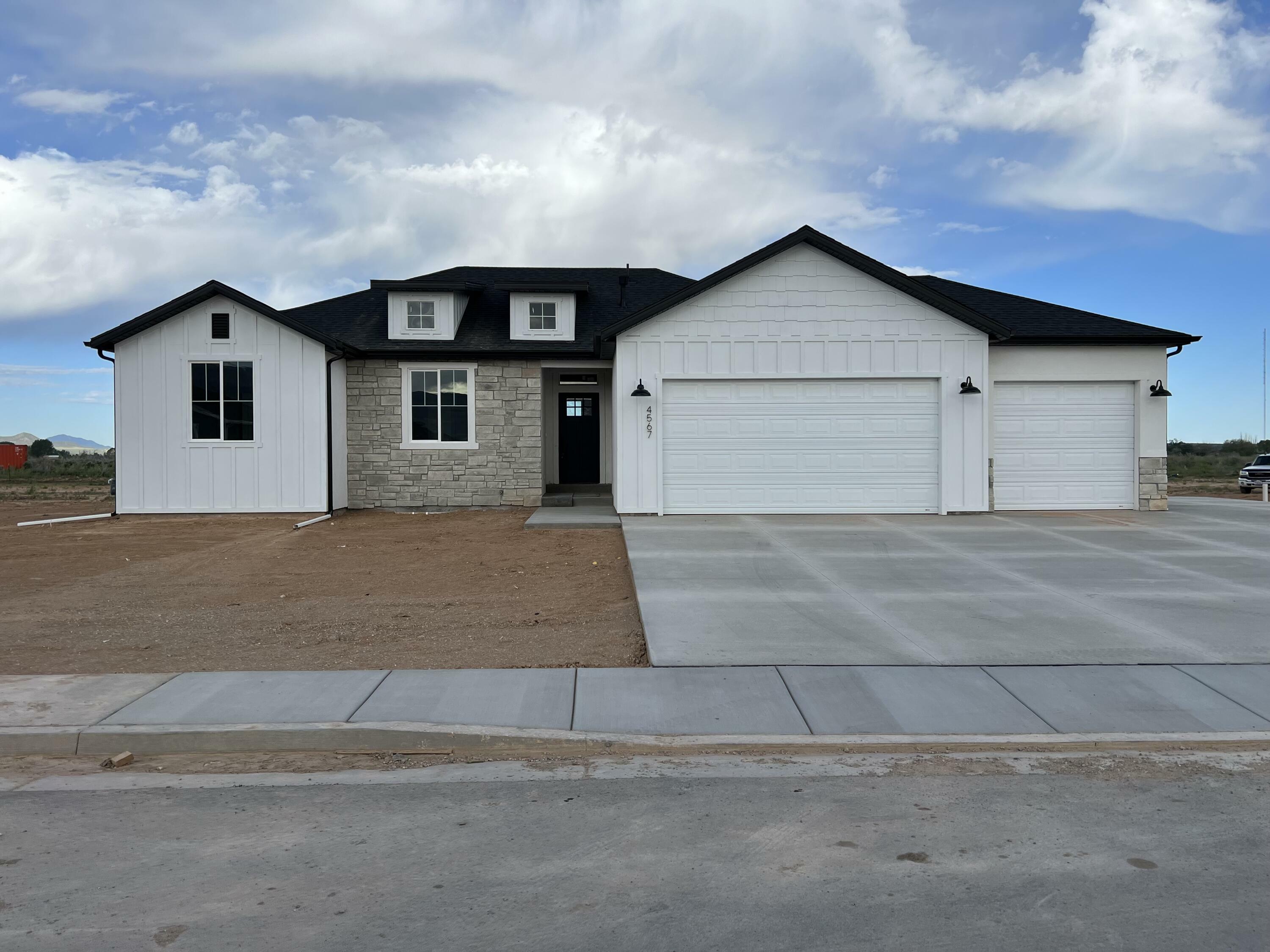 Property Photo: 4567 N 2600 W UT 84721