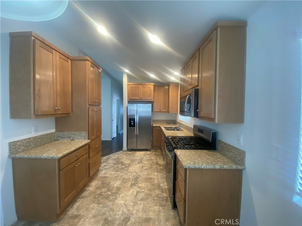 Property Photo:  1600 San Jacinto S 121  CA 92583 