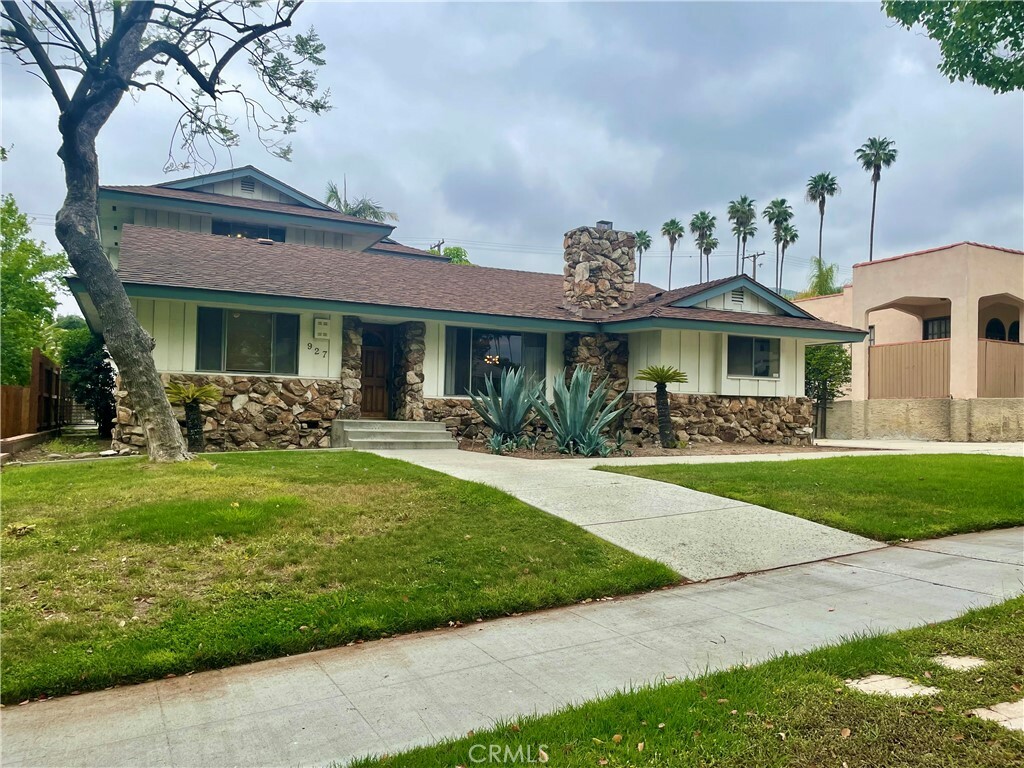 Property Photo: 927 E Angeleno Avenue CA 91501