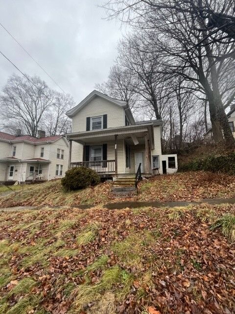 Property Photo:  207 S Crawford Ave  PA 16101 
