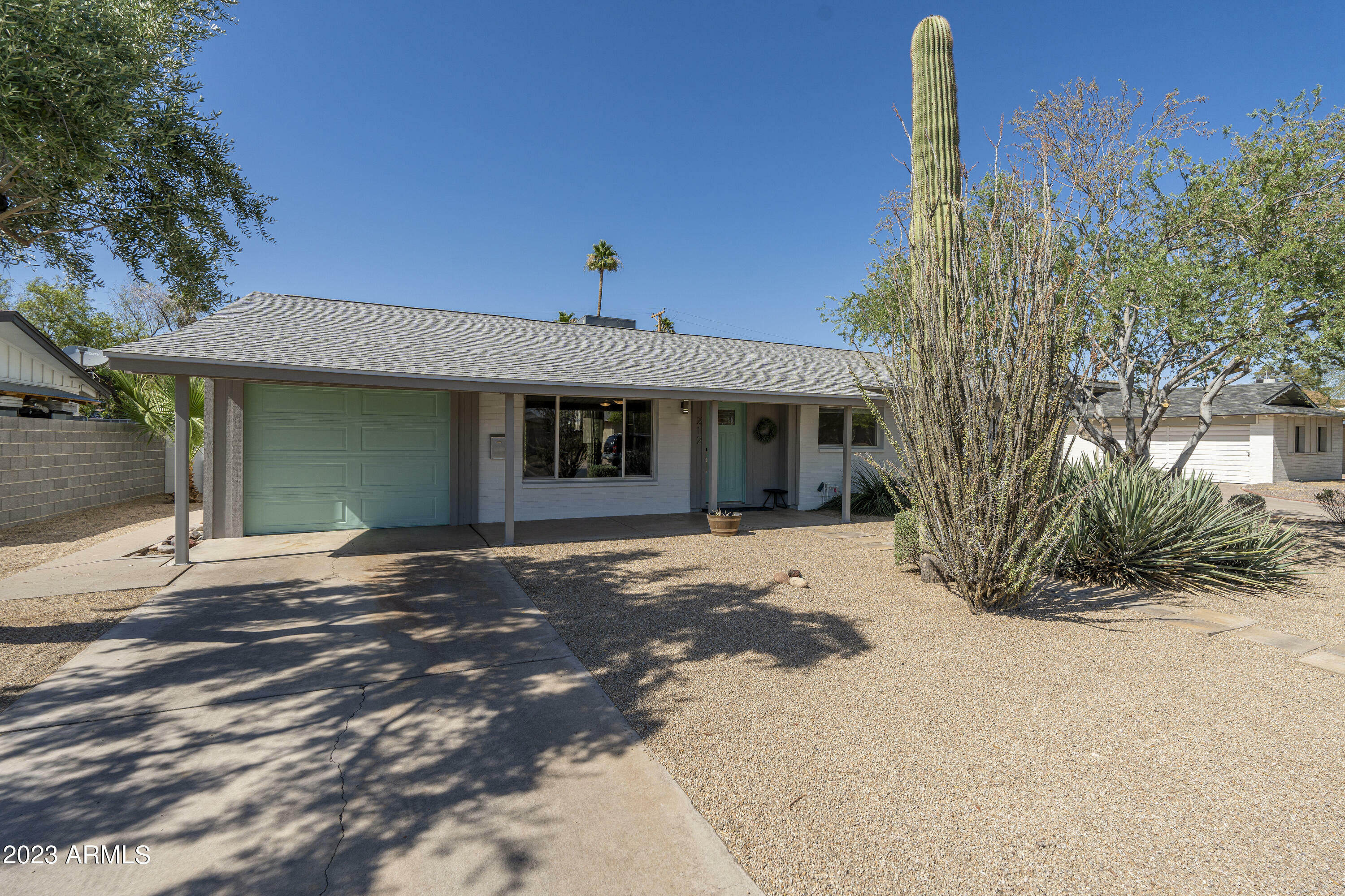 Property Photo:  212 E Hermosa Drive  AZ 85282 