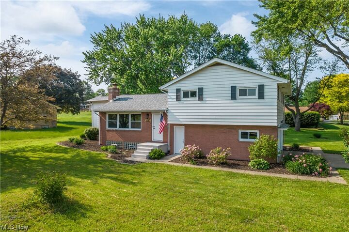 303 55th Street NW  North Canton OH 44720 photo