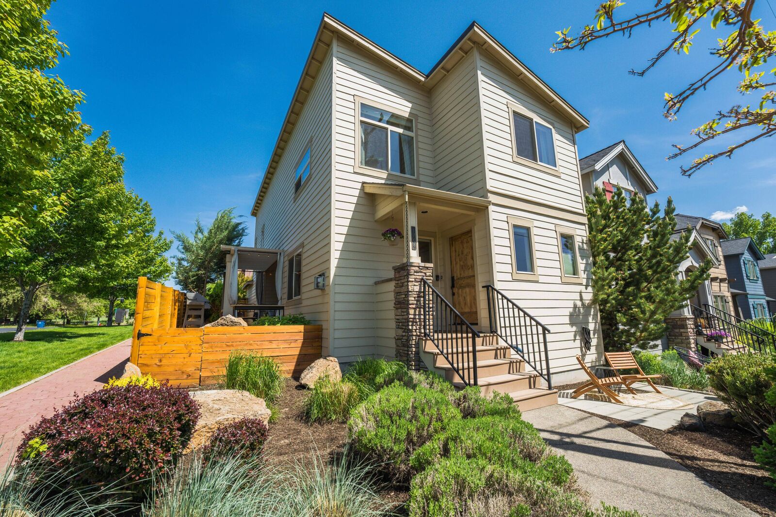 Property Photo: 1764 NW Harriman Street OR 97703