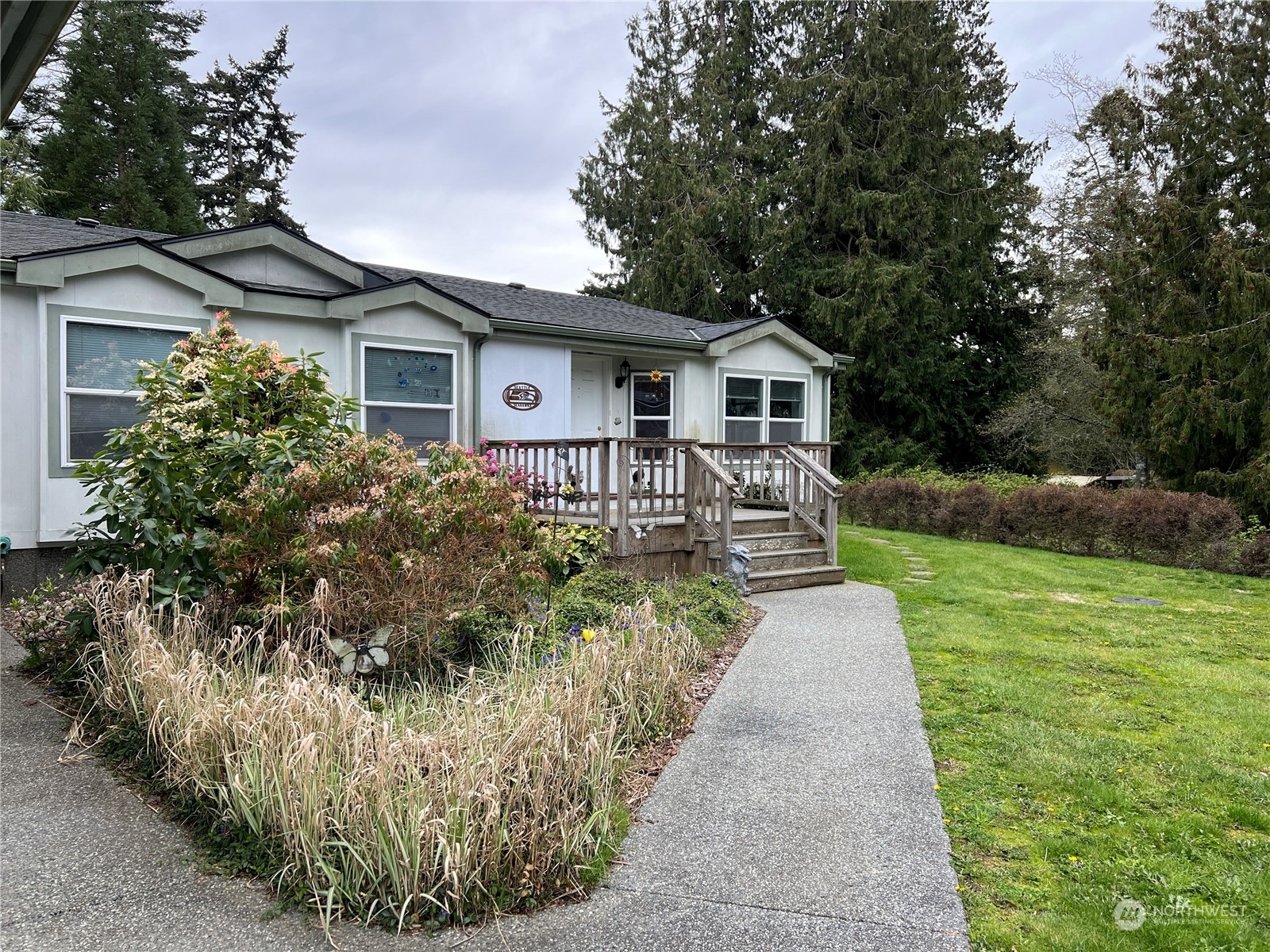 Property Photo:  108 Hemlock Street  WA 98245 