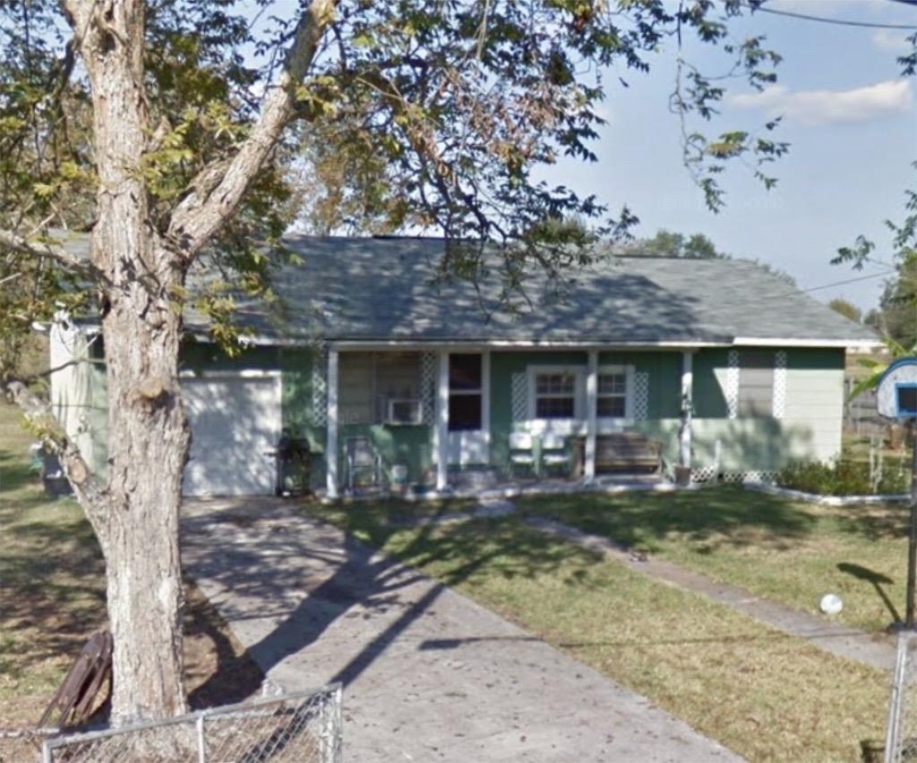 Property Photo:  436 Avenue C  TX 77613 