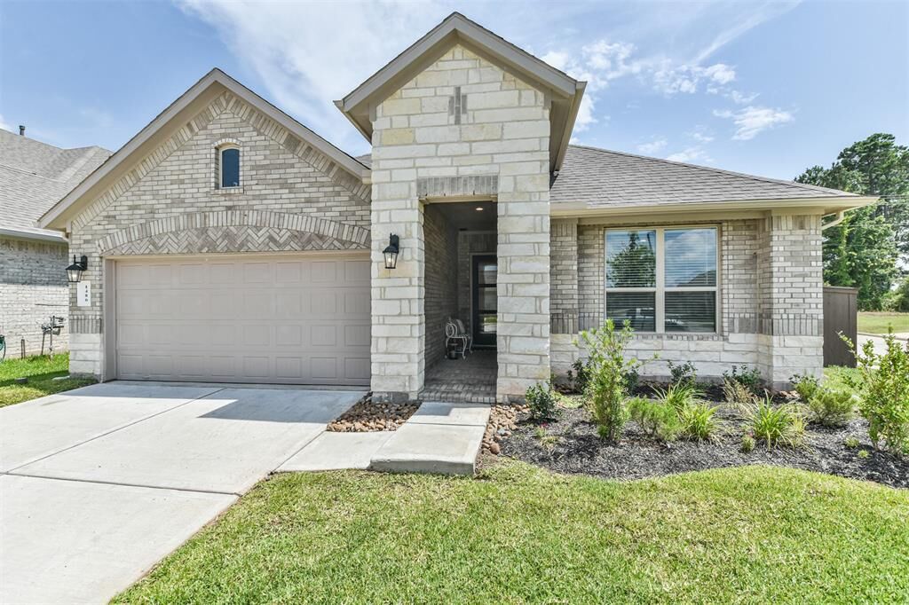 Property Photo: 1486 Crystal Falls Drive TX 77316