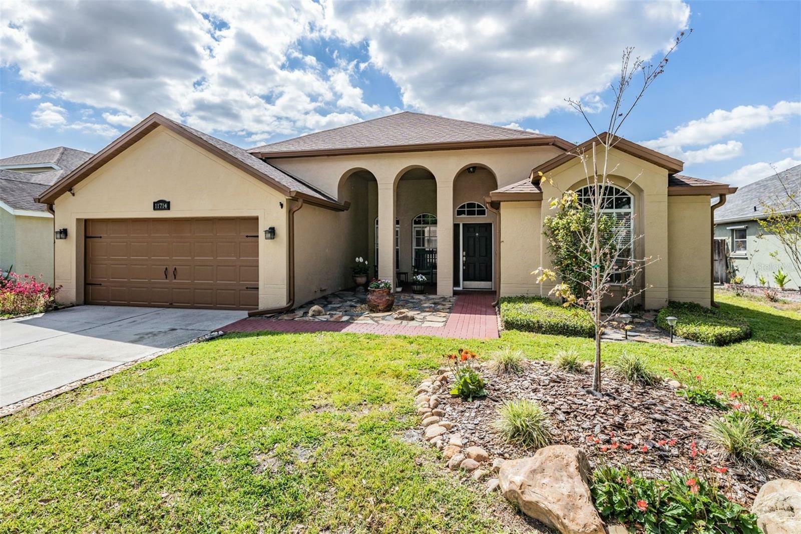 Property Photo:  11714 Carrollwood Cove Drive  FL 33624 