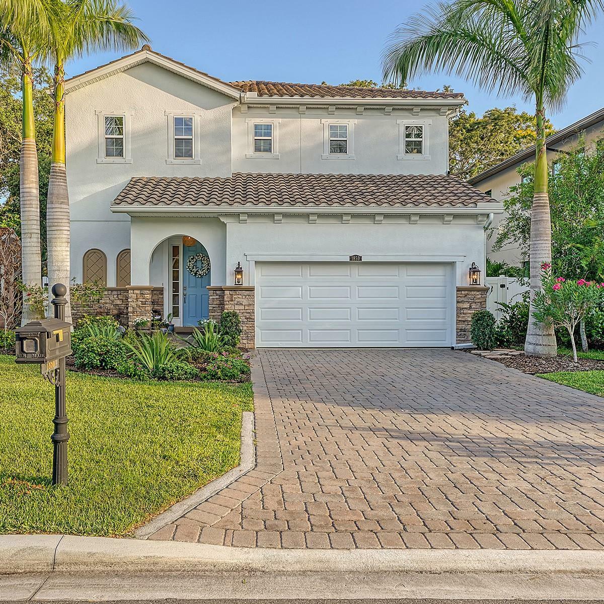 Property Photo:  1850 Magnolia Street  FL 34239 