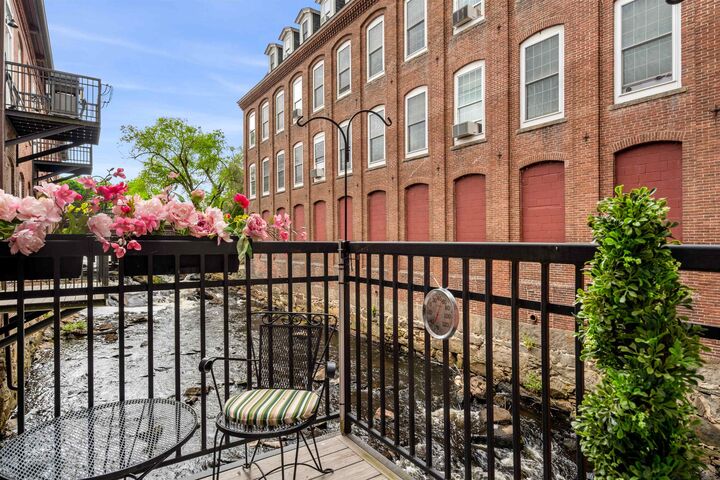 Property Photo:  8 Main Street #5  NH 03452-6203 