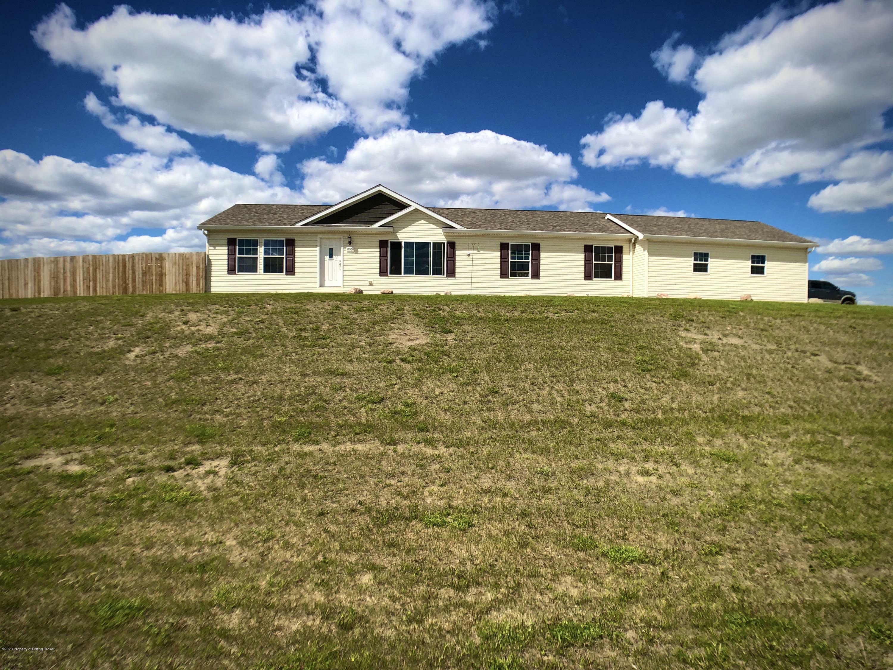 Property Photo:  12201 McKenzie View Drive  ND 58854 