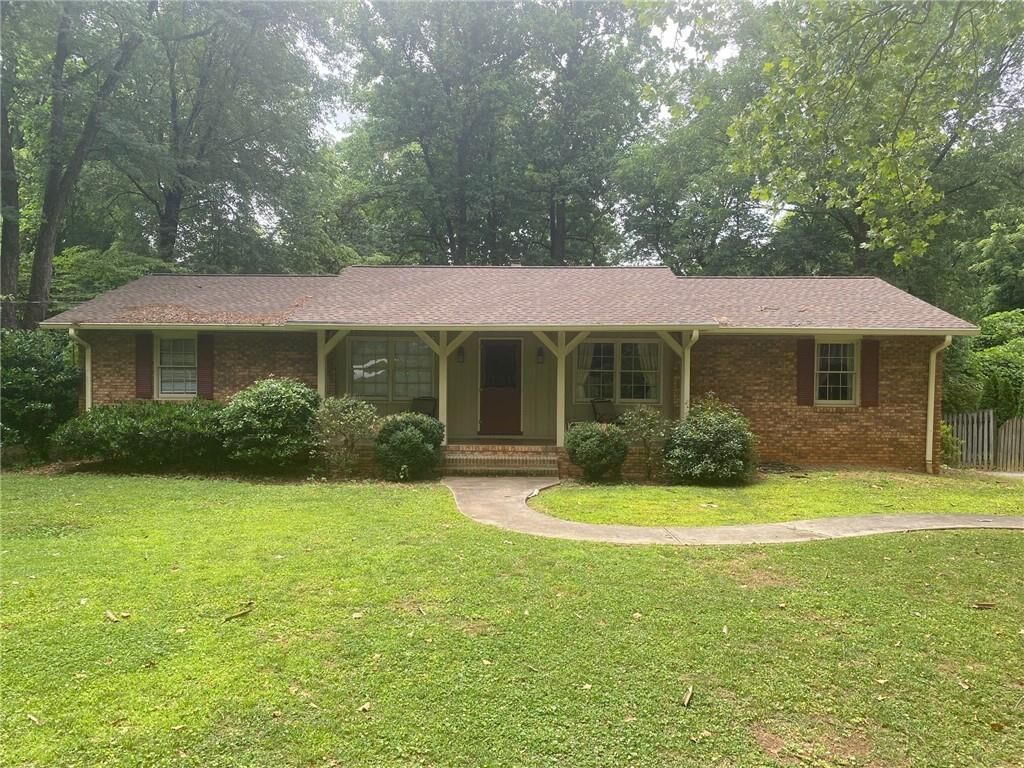 Property Photo: 180 Thompson Place GA 30075