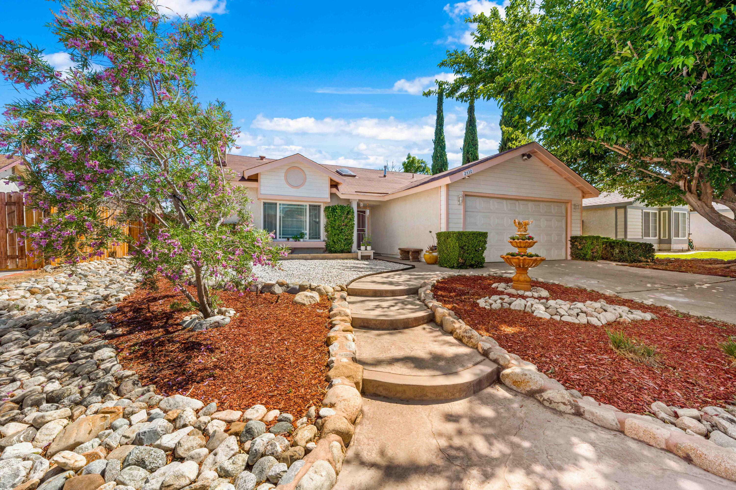 Property Photo:  2430 Swallow Lane  CA 93550 