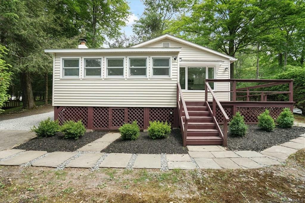 Property Photo:  2 W Oakland Drive  NY 12778 