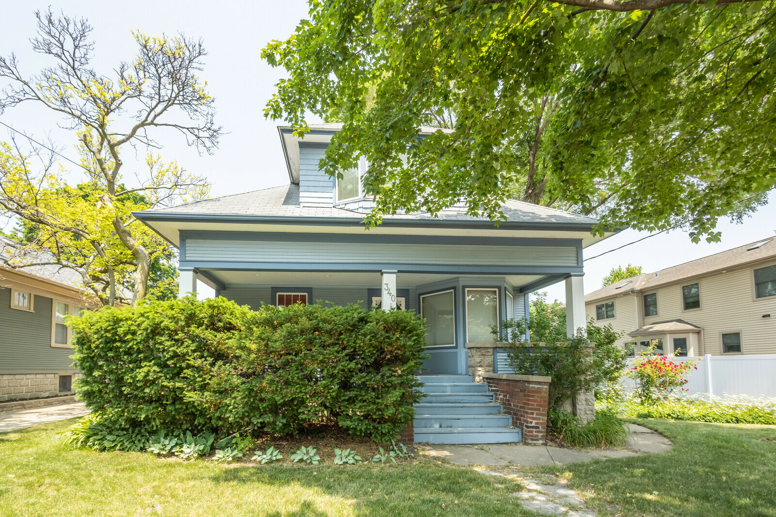 Property Photo: 340 W Palatine Road IL 60067