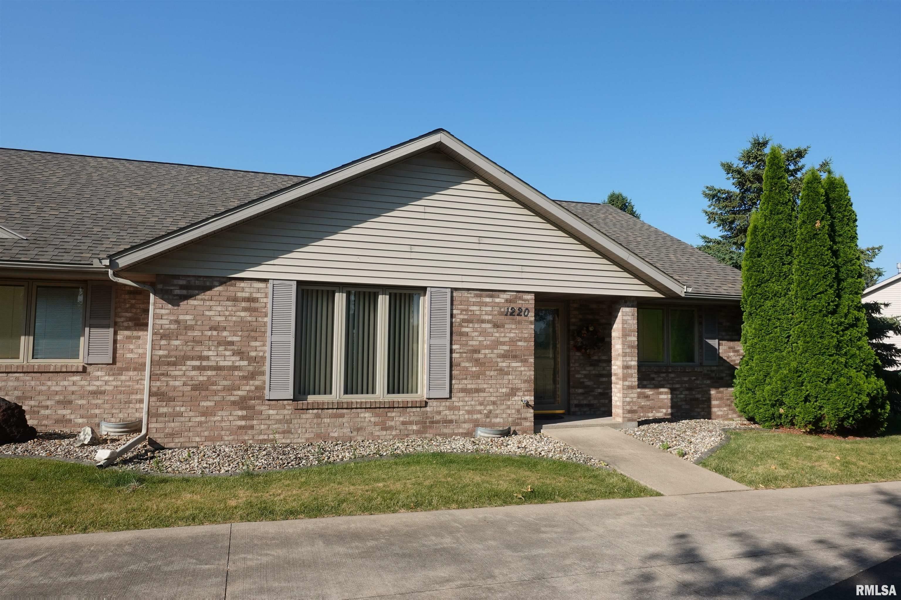 Property Photo:  1220 Pine Tree Lane 1220  IL 61401 