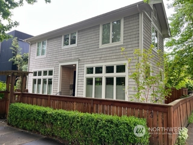 Property Photo:  4201 E Lee Street  WA 98112 