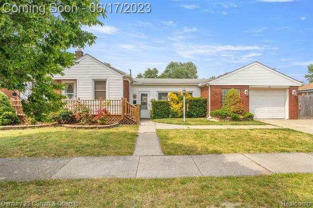 Property Photo:  1052 Michigan Boulevard  MI 48146 