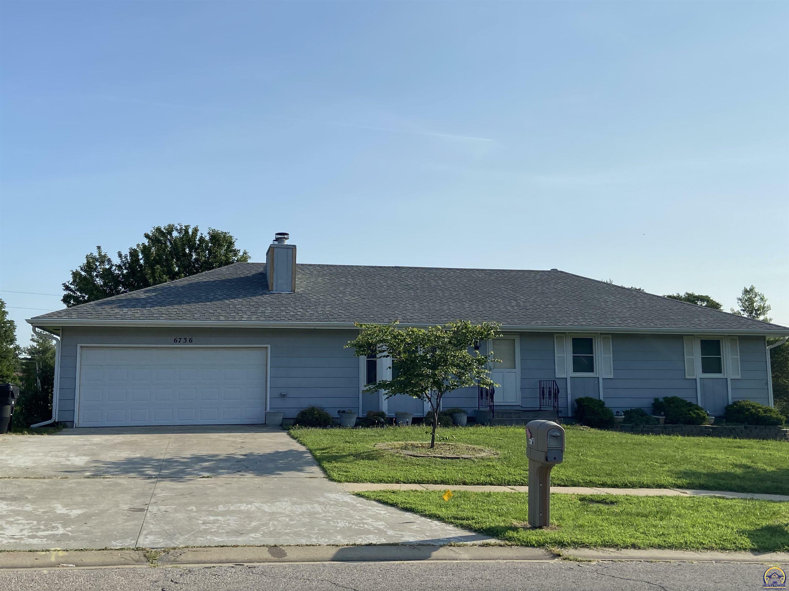 Property Photo:  6736 SW 25th St  KS 66614 