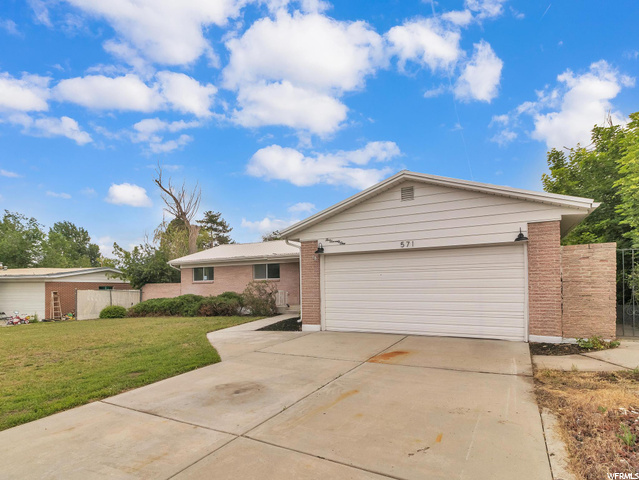 Property Photo: 571 Caldwell Dr UT 84074