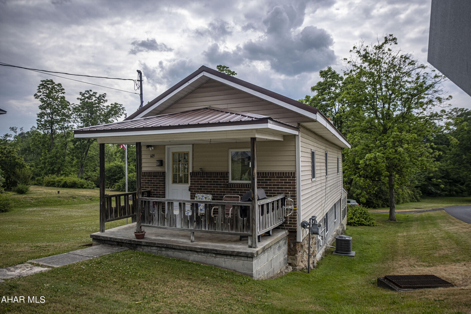 Property Photo: 605 Bedford Street PA 16625