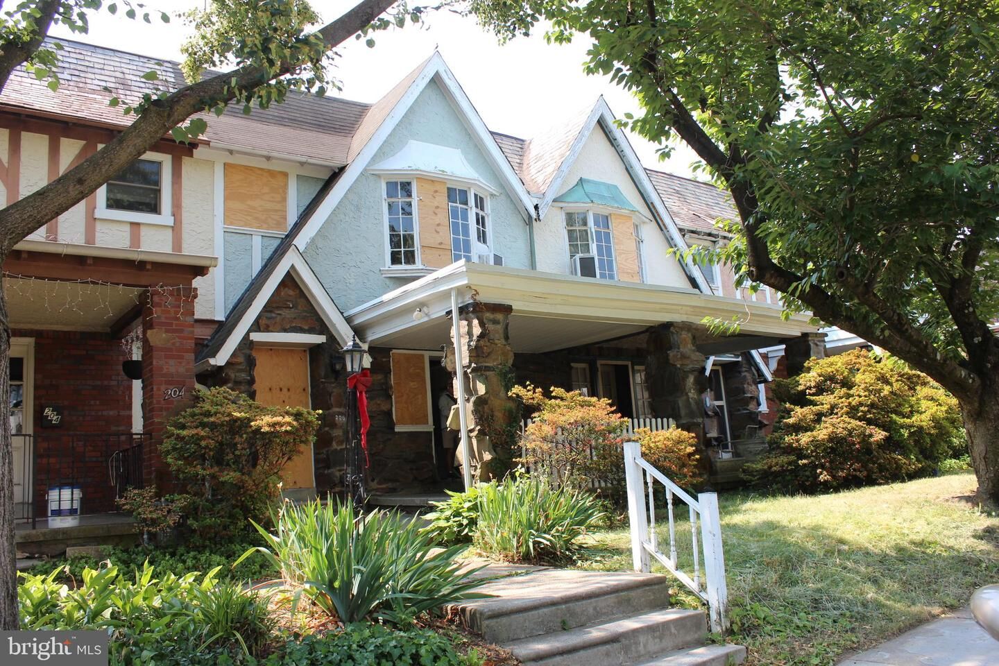 Property Photo:  206 Stoneway Lane  PA 19066 