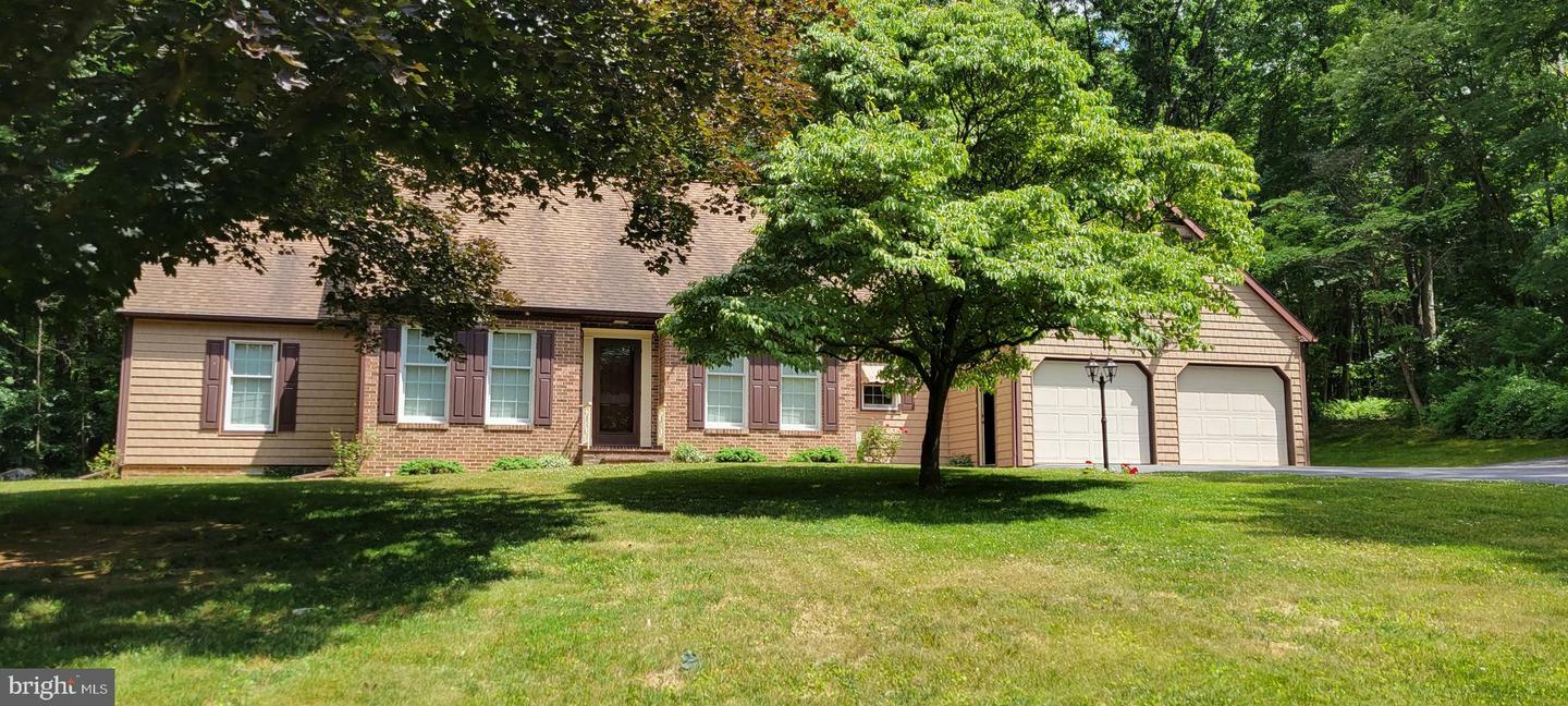 Property Photo: 11852 Crestwood Circle PA 17268