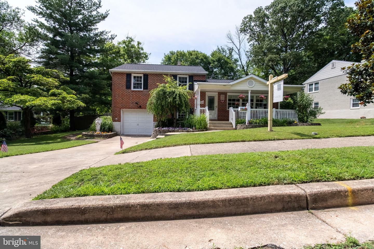 Property Photo:  100 Rollingbrook Way  MD 21228 