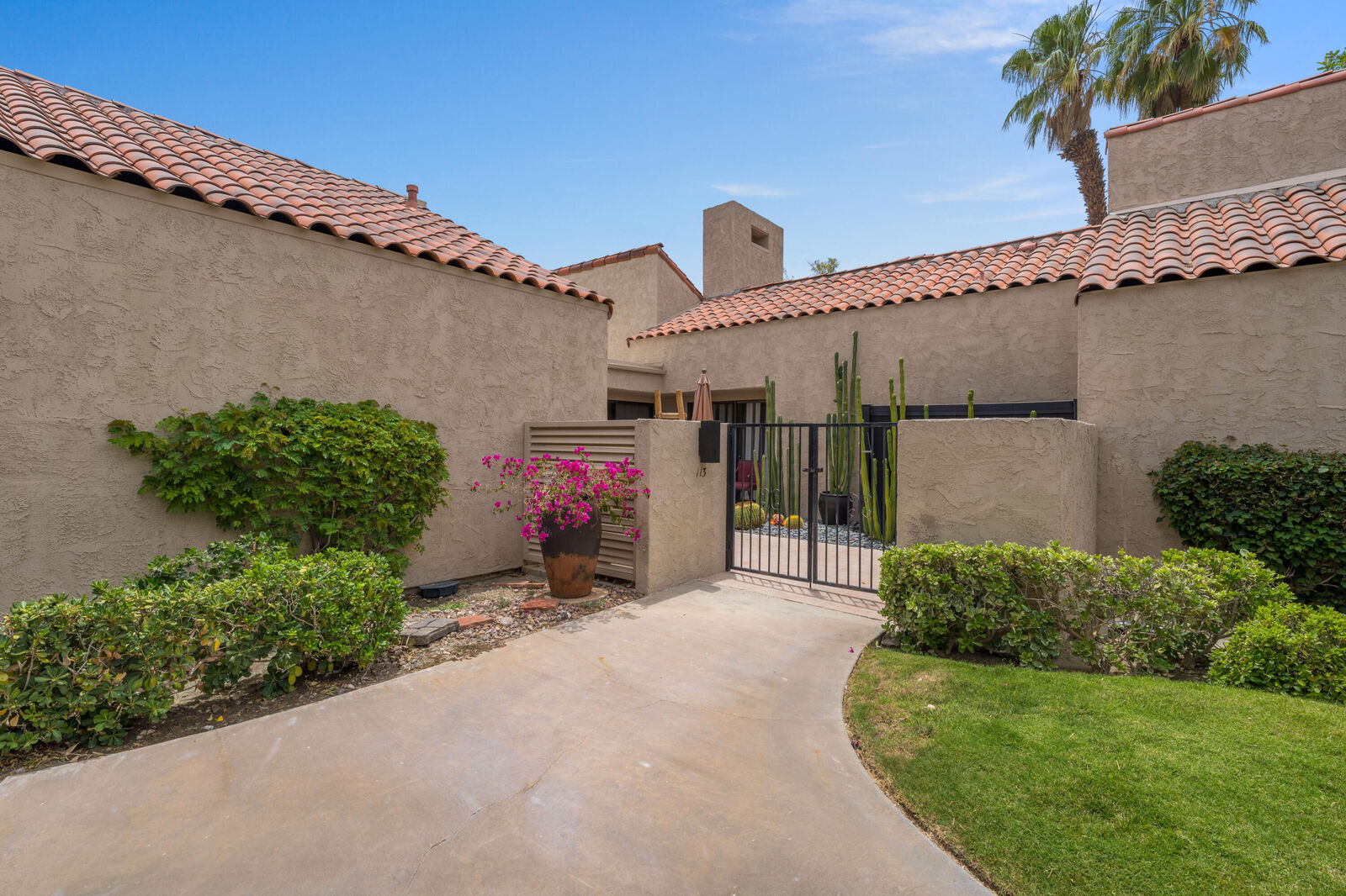Property Photo:  113 Racquet Club Drive  CA 92270 