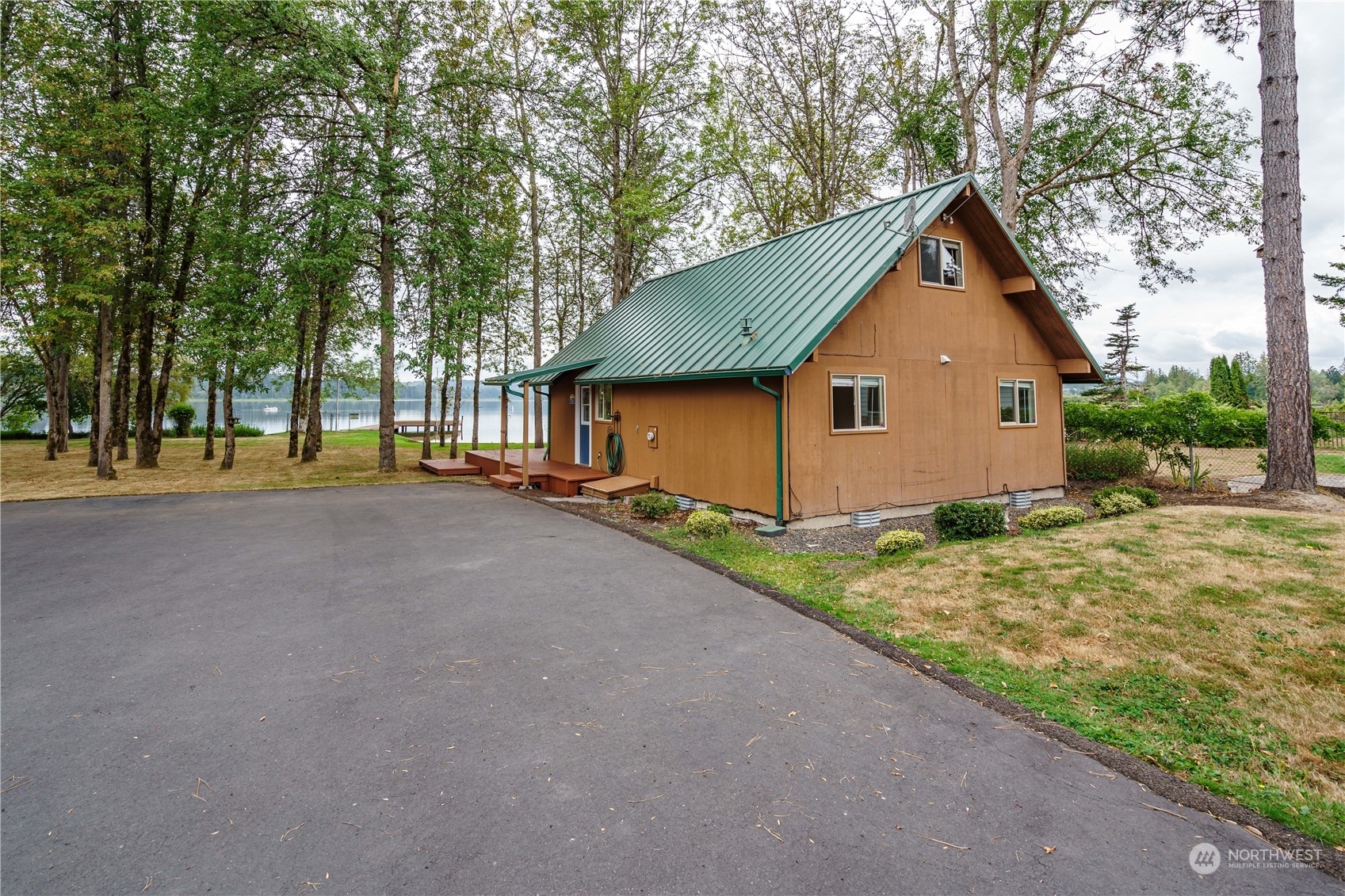 Property Photo:  404 Streeter Road NE  WA 98645 