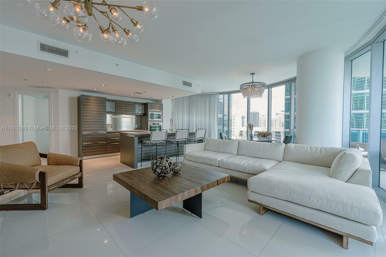 Property Photo:  200 Biscayne Blvd Way 3201  FL 33131 