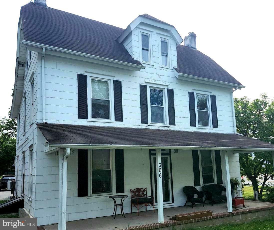 Property Photo: 306 N Middletown Road PA 19063
