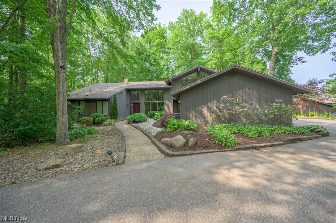 Property Photo: 474 Deer Path OH 44202