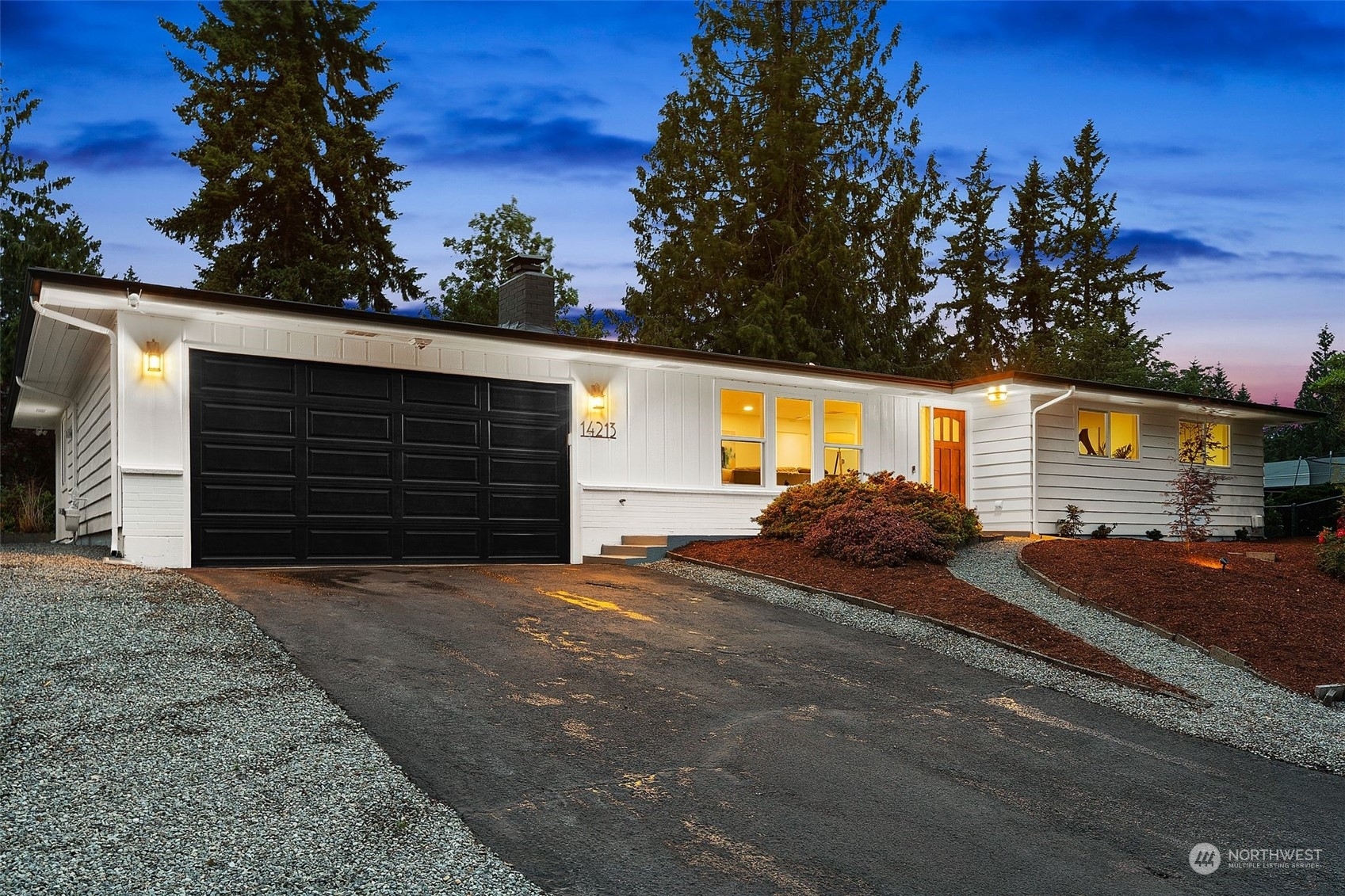 Property Photo: 14213 143rd Avenue SE WA 98059