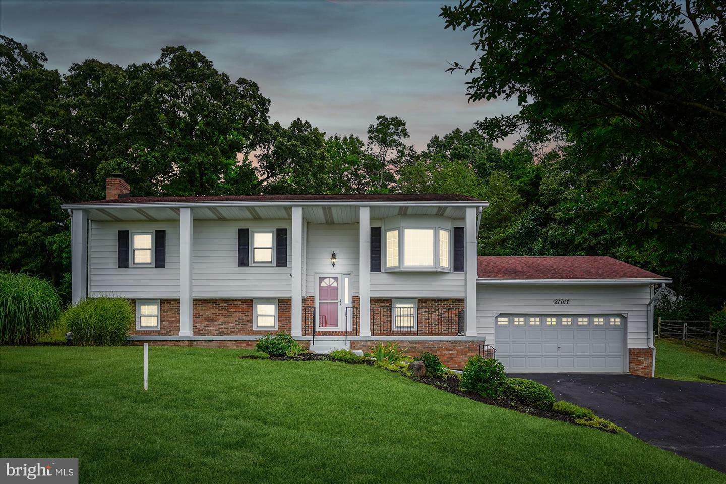 Property Photo: 21764 Potomac View Drive MD 20650