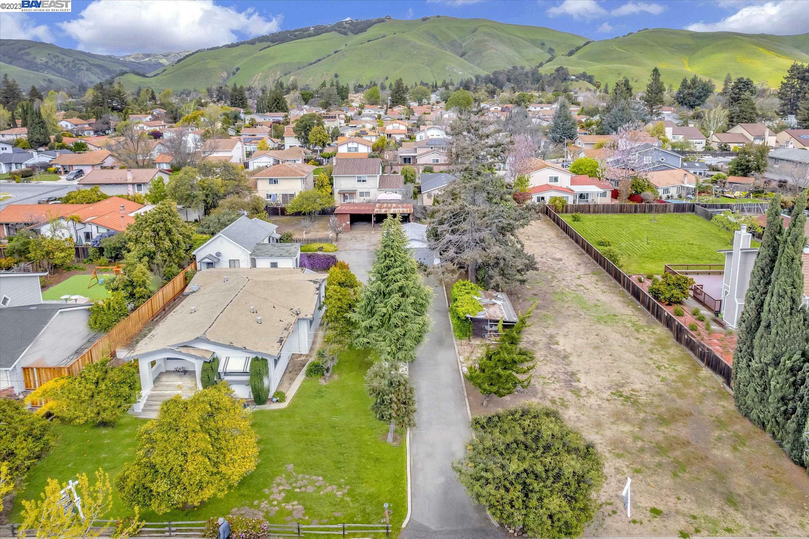 Property Photo: 38860 Cherry Ln CA 94536