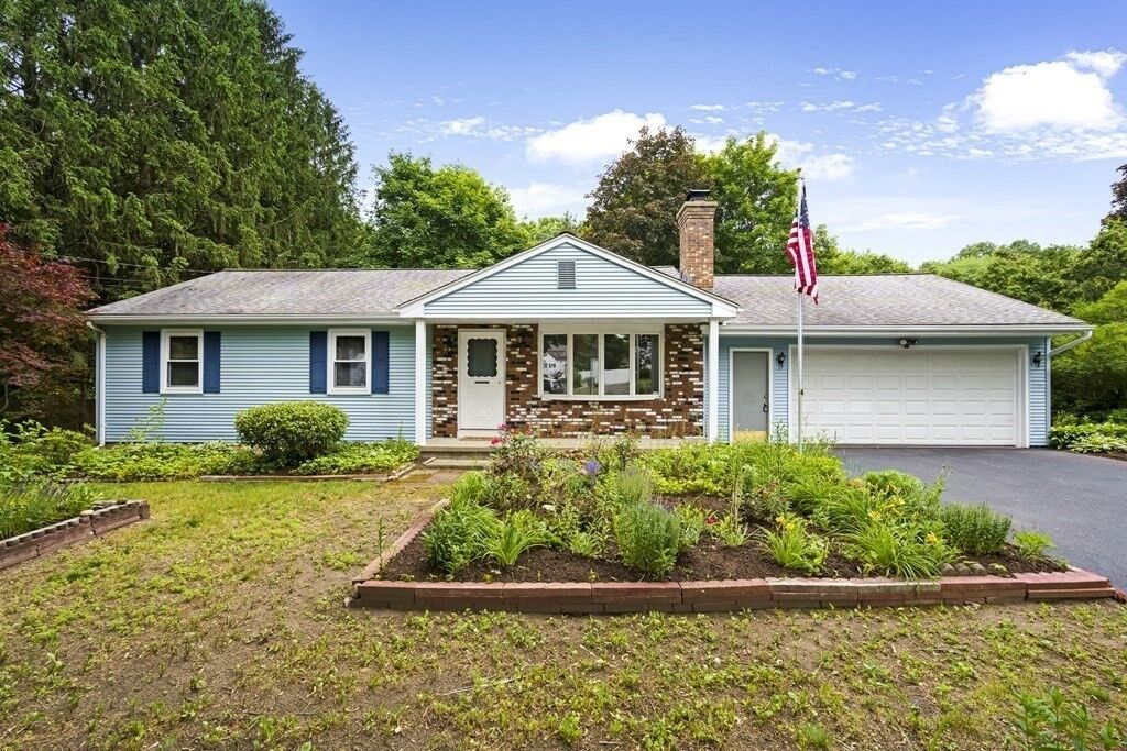 Property Photo: 27 Greenacre Lane MA 01001