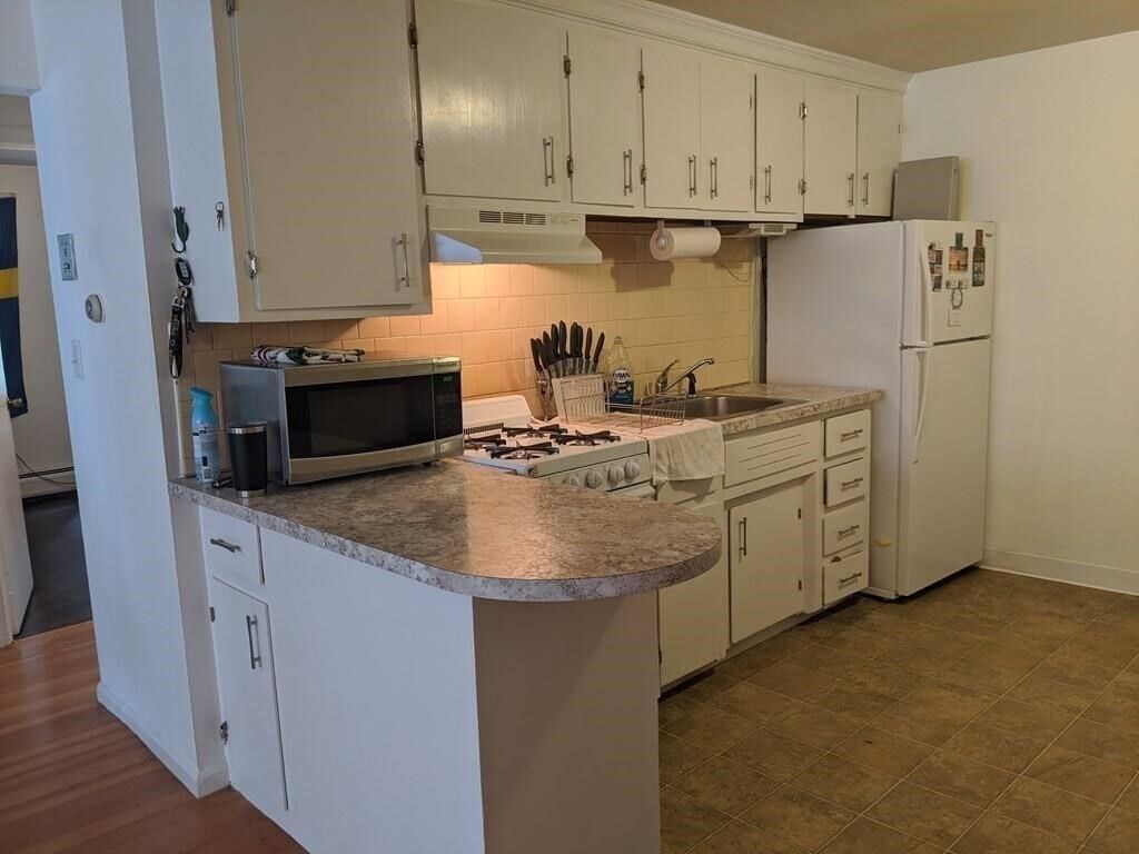 Property Photo:  180 Tyngsboro Rd 49D  MA 01863 