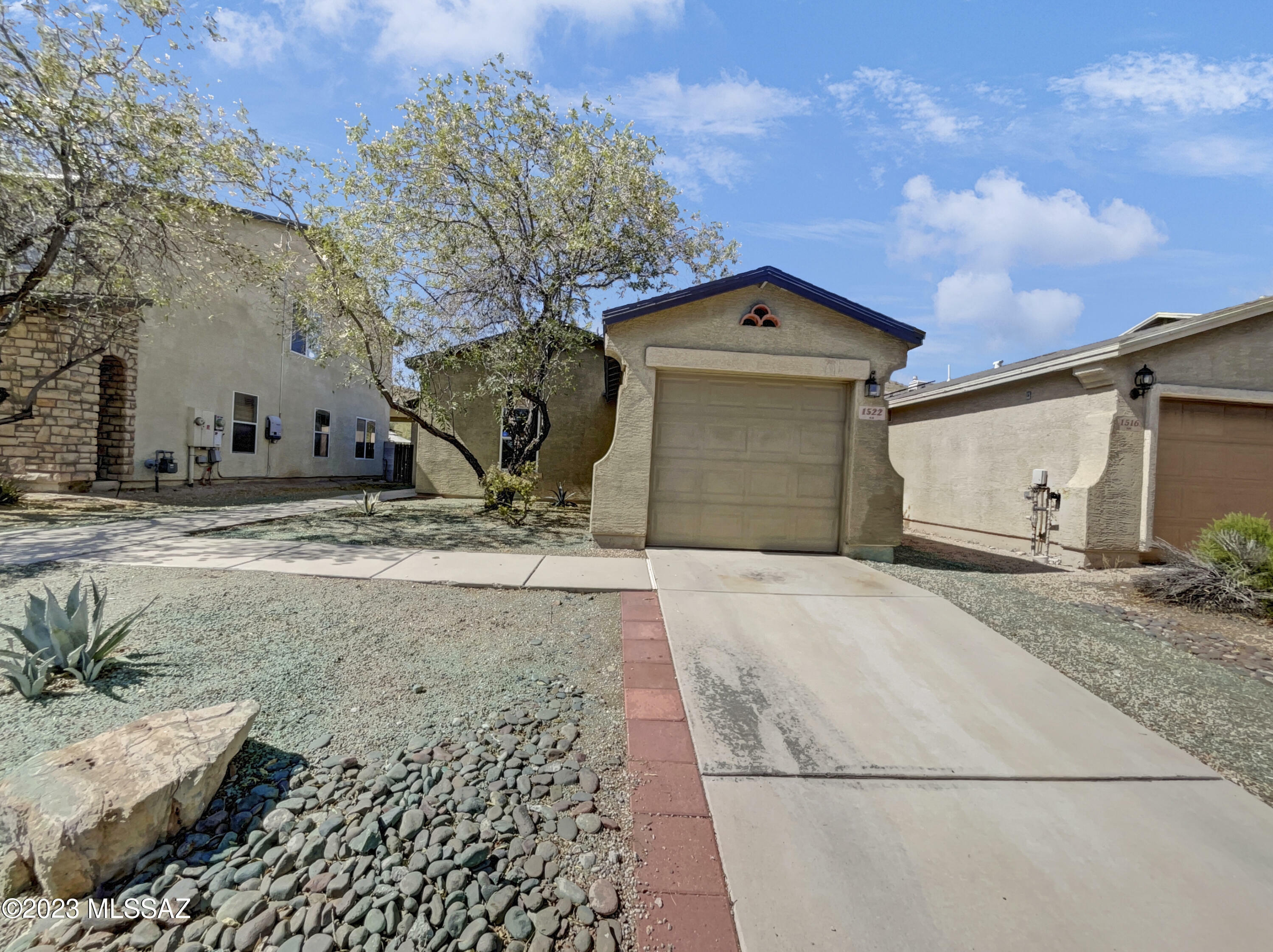 Property Photo:  1522 W Beantree Lane  AZ 85713 