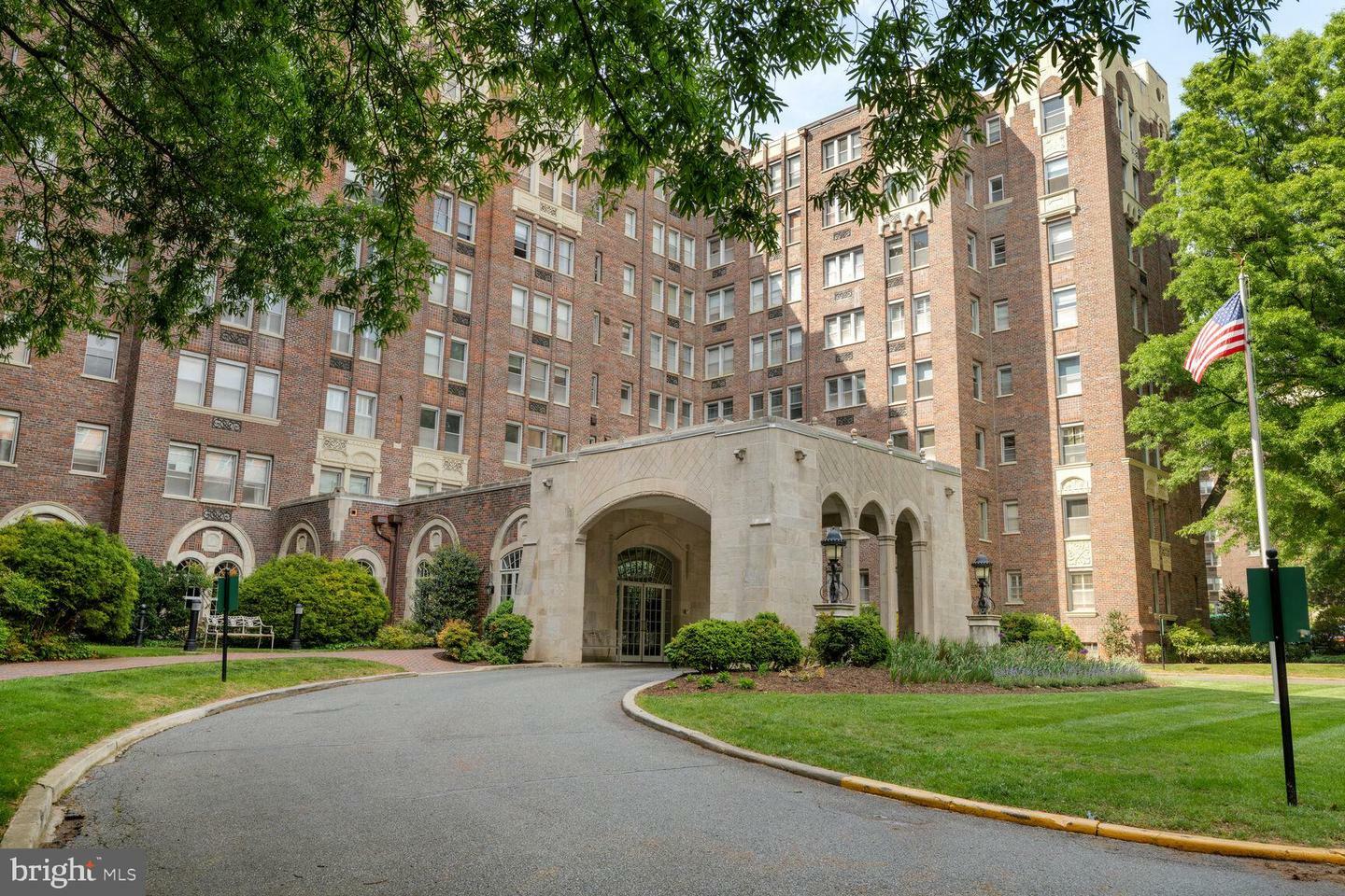 Property Photo: 4000 Cathedral Avenue NW 151 B DC 20016