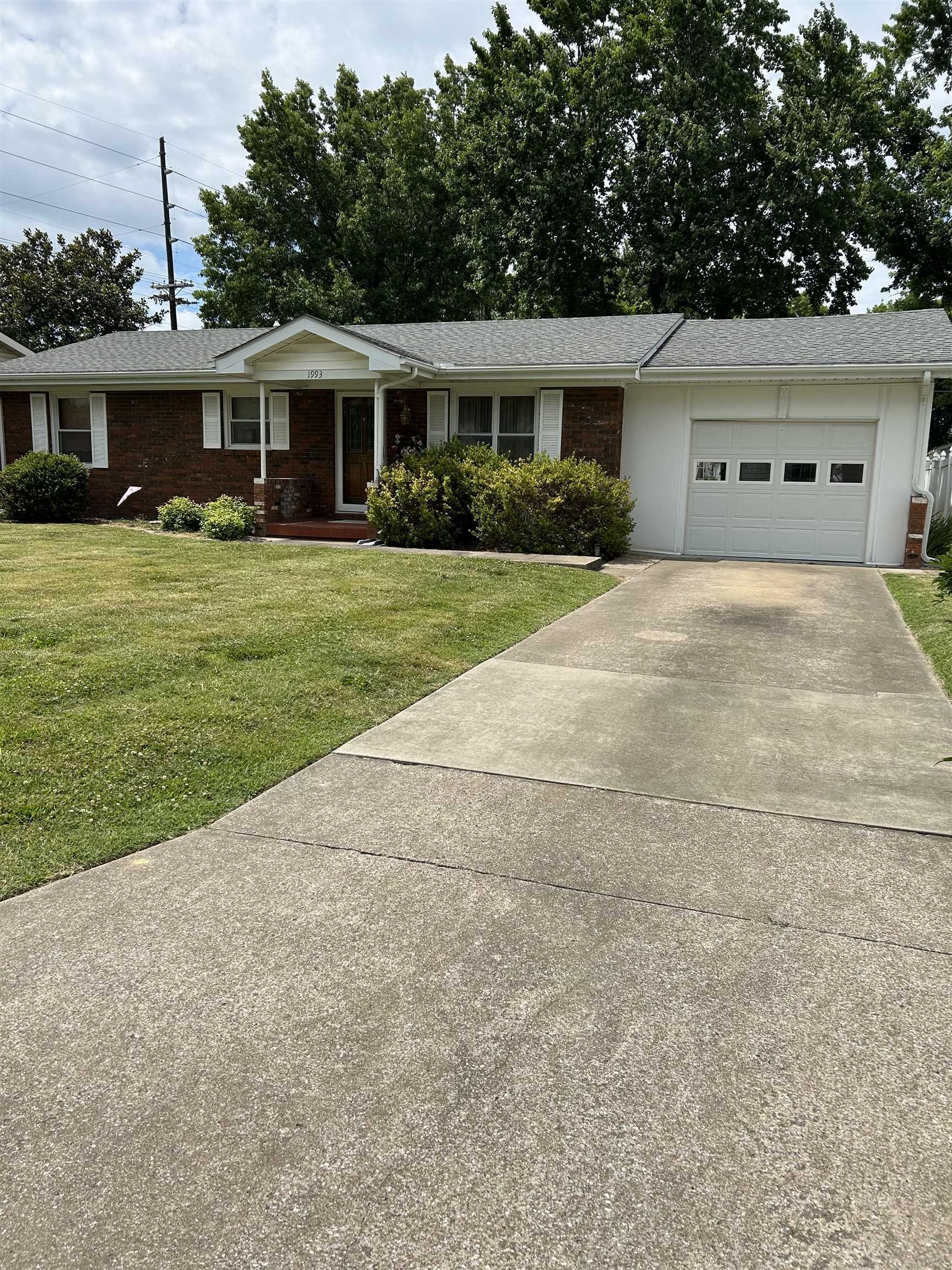 Property Photo:  1993 Springfield Dr  KY 42420 