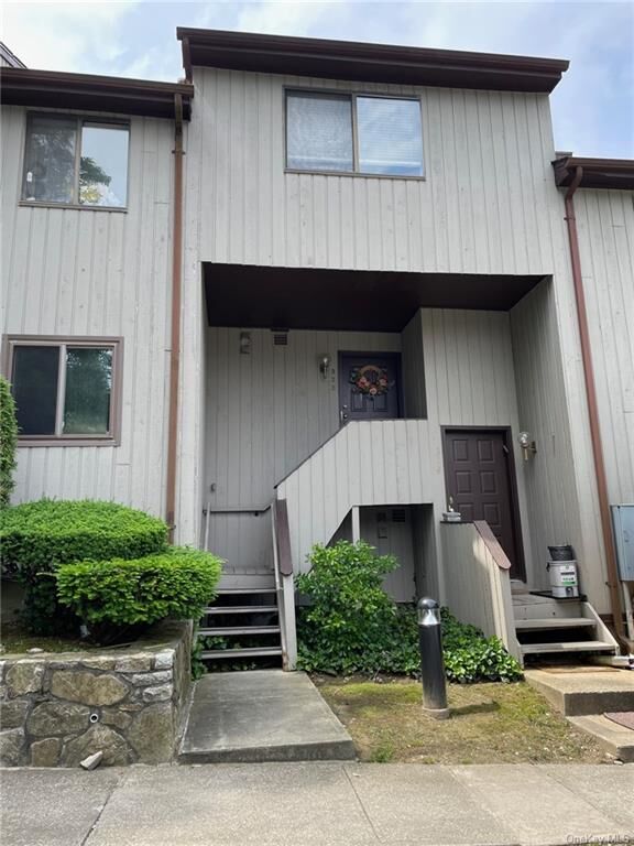 Property Photo:  320 N Greeley Avenue 320  NY 10514 